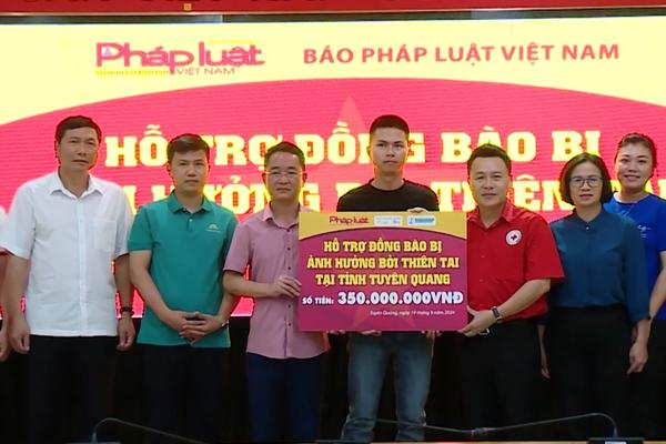 (TTV) Báo Pháp luật Việt Nam trao hỗ trợ người dân bị ảnh hưởng bởi thiên tai