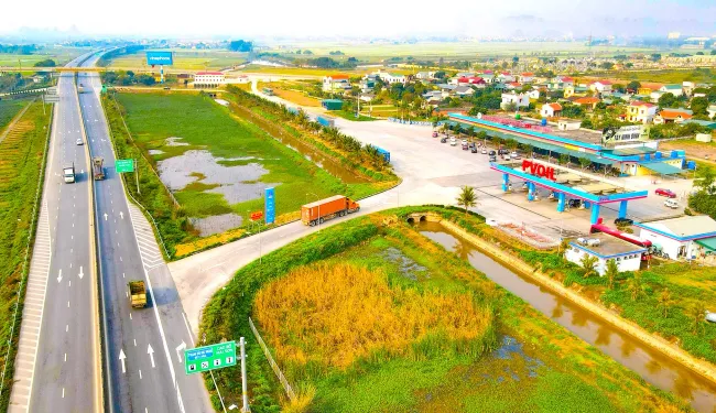 Phấn đấu đến hết năm 2025 sẽ hoàn thành các trạm dựng nghỉ trên các tuyến cao tốc