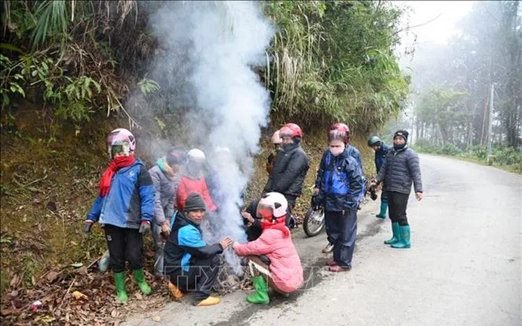 Thời tiết ngày 18/12: Bắc Bộ đêm và sáng trời rét, Trung Bộ có mưa to