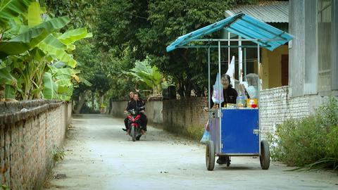 CHUYỆN TRONG NHÀ NGOÀI NGÕ: CHUYẾN XE ÔM NHỚ ĐỜI (TẬP 24)