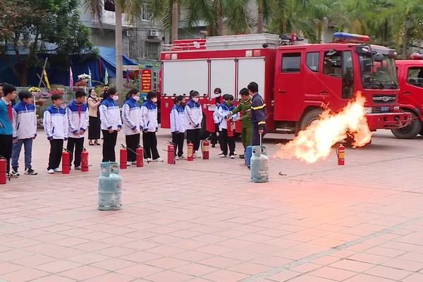 (TTV) Từng bước đưa kiến thức về an toàn phòng cháy chữa cháy vào học đường