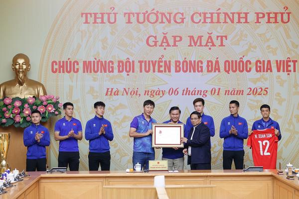 Thủ tướng: Hương vị chiến thắng còn mãi, nhưng bóng đá Việt Nam phải vô địch châu Á và dự World Cup