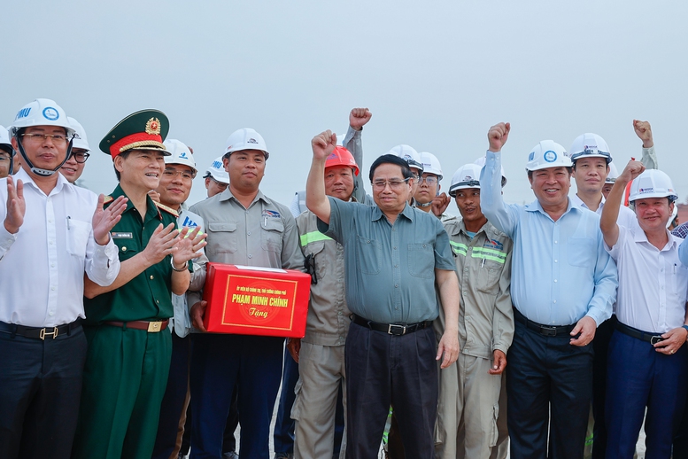 Thủ tướng: Không lùi tiến độ sân bay Long Thành, nếu chậm tiến độ thì thay người - Ảnh 11.