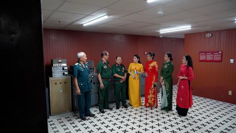 KÝ SỰ NGƯỜI TUYÊN QUANG TRÊN MỌI MIỀN TỔ QUỐC - TẬP 1 NGƯỜI TUYÊN QUANG Ở THÀNH PHỐ MANG TÊN BÁC