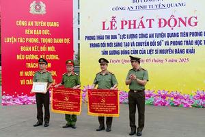 (TTV) Lễ phát động phong trào thi đua “Lực lượng Công an Tuyên Quang tiên phong đi đầu trong đổi mới sáng tạo và chuyển đổi số”;