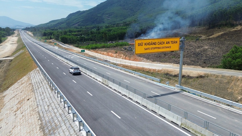 Tăng cường bảo đảm an toàn trên 4 tuyến cao tốc mới đưa vào khai thác
- Ảnh 1.