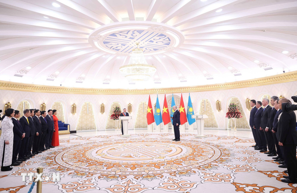 Tổng Bí thư Tô Lâm nhận Huân chương Hữu nghị Dostyk hạng nhất của Kazakhstan - Ảnh 3.