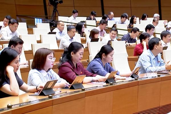 (TTV) Quốc hội thảo luận về Luật Thuế tiêu thụ đặc biệt