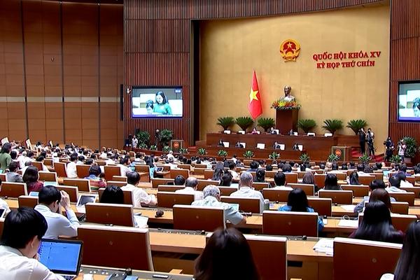 (TTV) Quốc hội thảo luận tại Hội trường về một số nội dung còn ý kiến khác nhau của Dự thảo Luật Quảng cáo