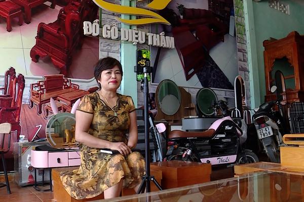 (TTV) Người phụ nữ khuyết tật lan tỏa tình yêu thương