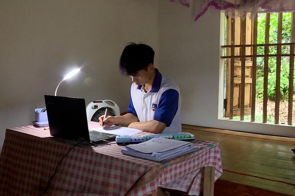 (TTV) Nỗ lực của cậu học trò nghèo