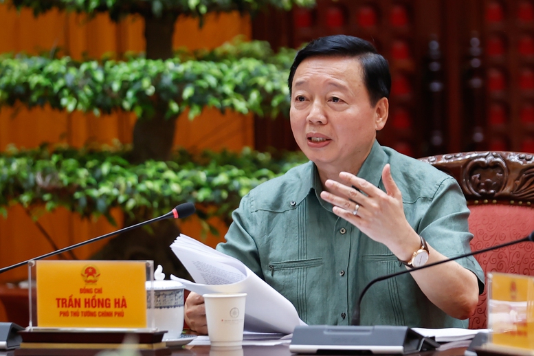 Thủ tướng: Các bộ cần rà soát, phân cấp, phân quyền hơn nữa cho địa phương- Ảnh 4.