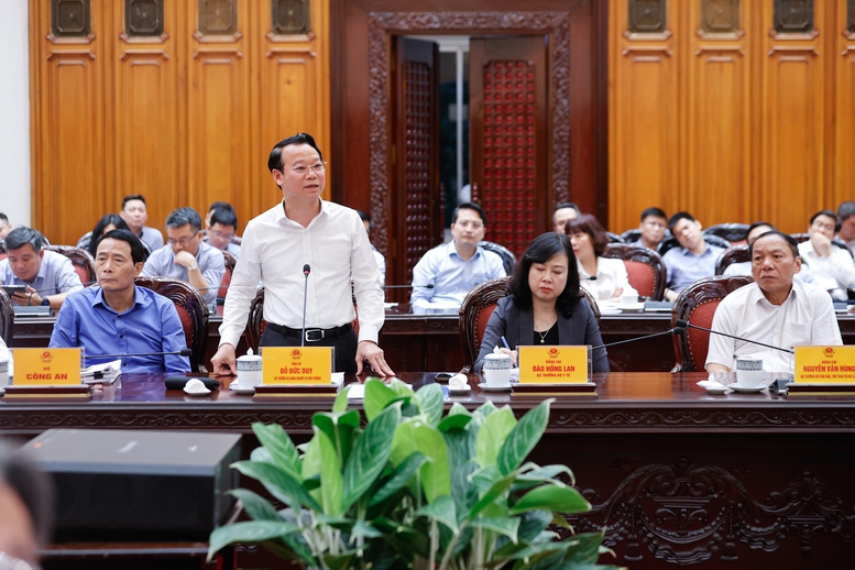 Thủ tướng: Các bộ cần rà soát, phân cấp, phân quyền hơn nữa cho địa phương- Ảnh 7.