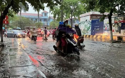 Thời tiết ngày 23/5: Bắc Bộ mưa rất lớn, cục bộ có nơi trên 220 mm