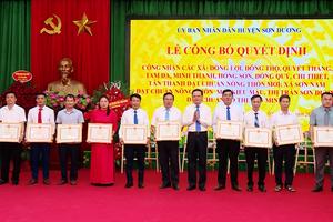 (TTV) Lễ công bố Quyết định công nhận xã đạt chuẩn nông thôn mới; nông thôn mới kiểu mẫu; đô thị văn minh tại huyện Sơn Dương