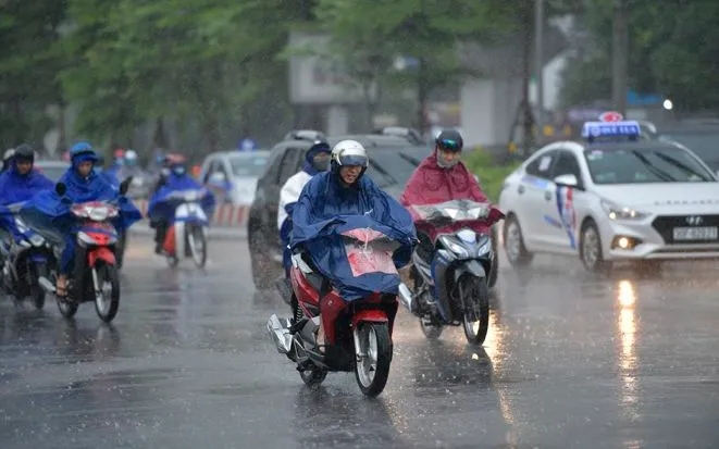 Bắc Bộ và Trung Bộ mưa dông rải rác, có nơi trên 70 mm