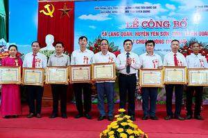 (TTV) Lễ Công bố Quyết định của UBND tỉnh công nhận xã Lang Quán đạt chuẩn nông thôn mới