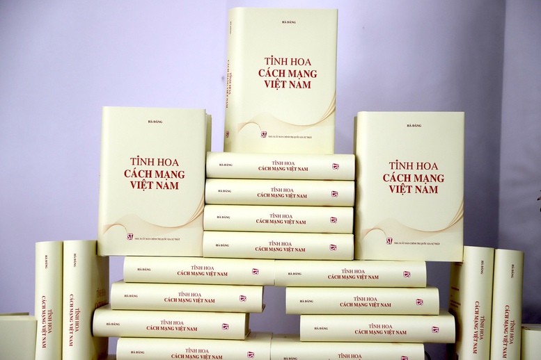 Ra mắt cuốn sách ‘Tinh hoa cách mạng Việt Nam’ của nhà báo lão thành Hà Đăng- Ảnh 1.