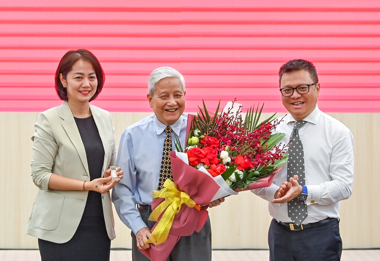 Ra mắt cuốn sách ‘Tinh hoa cách mạng Việt Nam’ của nhà báo lão thành Hà Đăng- Ảnh 4.