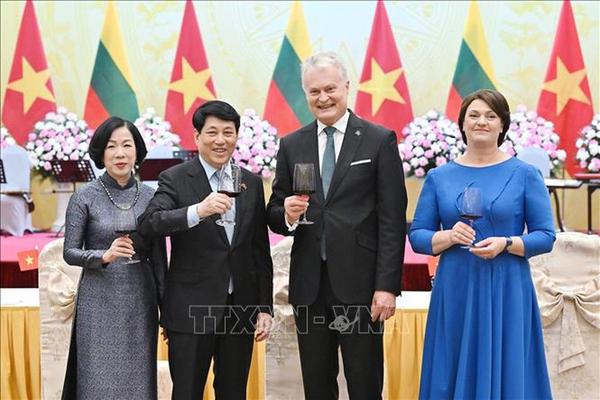 Chủ tịch nước Lương Cường chủ trì chiêu đãi chính thức Tổng thống Lithuania Gitanas Nauseda
