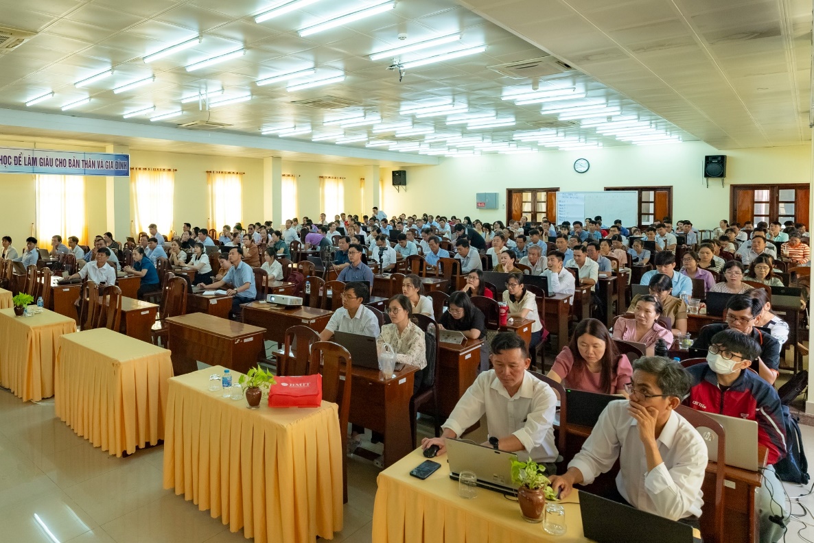 Thực tiễn ứng dụng AI trong Giáo dục tại Việt Nam: Cơ hội, thách thức và hành trình đổi mới - Ảnh 1.