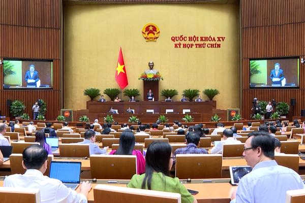 (TTV) Quốc hội thông qua sửa 5 điều của hiến pháp, kết thúc hoạt động cấp huyện từ 1/7