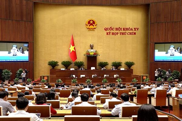 (TTV) Quốc hội thông qua nghị quyết sửa đổi, bổ sung một số điều của Hiến pháp, kết thúc hoạt động cấp huyện từ 1/7