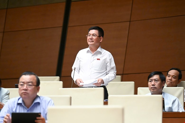 Bộ trưởng Bộ Công thương: Sẽ siết livestream bán hàng online - Ảnh 1.