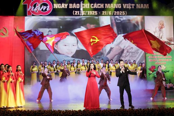 Những ca khúc mang đậm niềm tự hào về nghề báo
