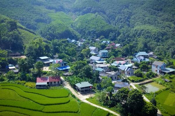 (TTV) Đầu tư phát triển kinh tế, xã hội vùng đồng bào dân tộc thiểu số và miền núi – trao cơ hội, dựng tương lai