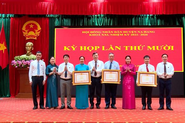 (TTV) Kỳ họp thứ mười, HĐND huyện Na Hang khóa XXI
