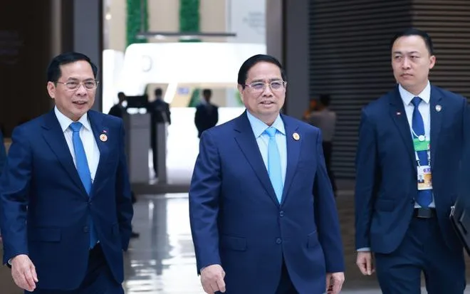 Thủ tướng Phạm Minh Chính đến dự Phiên khai mạc Hội nghị thường niên các nhà tiên phong lần thứ 16 của Diễn đàn Kinh tế Thế giới (WEF 16 Thiên Tân 2025). (Ảnh: TTXVN)