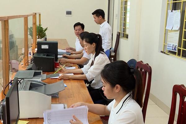 XÂY DỰNG MÔ HÌNH CHÍNH QUYỀN ĐỊA PHƯƠNG 2 CẤP TỪ NGHỊ QUYẾT ĐẾN HÀNH ĐỘNG