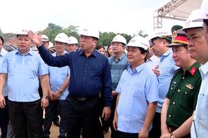 (TTV) Bộ trưởng Bộ xây dựng kiểm tra tiến độ công trình cao tốc Tuyên Quang – Hà Giang