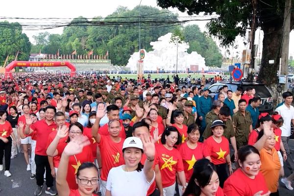 (TTV) Tuyên Quang: Gần 6.000 người tham gia Chương trình “Cùng Việt Nam tiến bước”